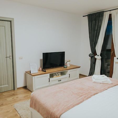 Alessandra-Aparthotel Piatra Neamţ Esterno foto