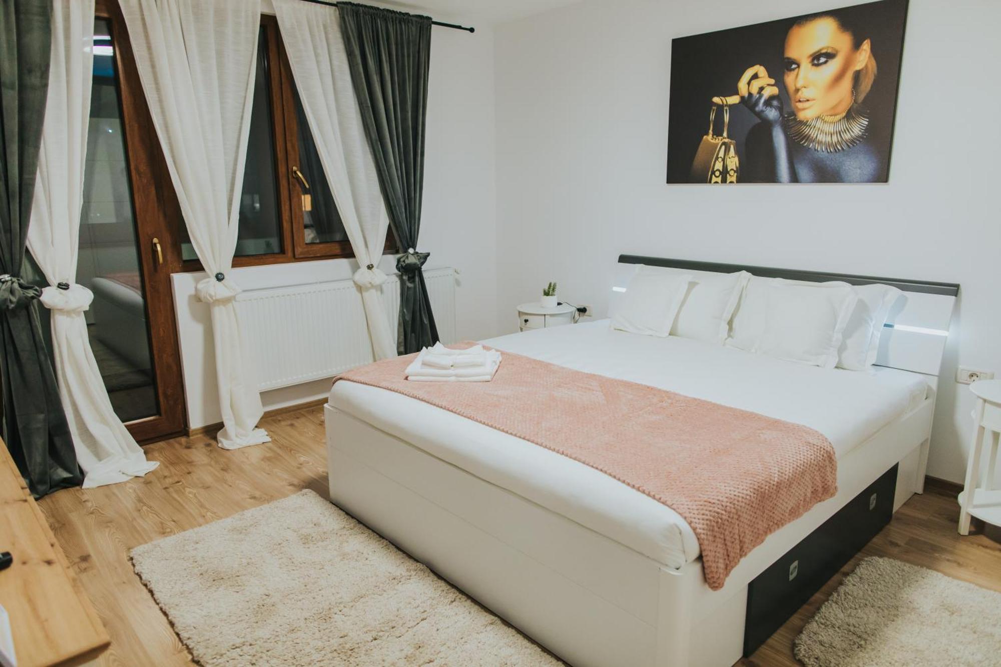 Alessandra-Aparthotel Piatra Neamţ Esterno foto